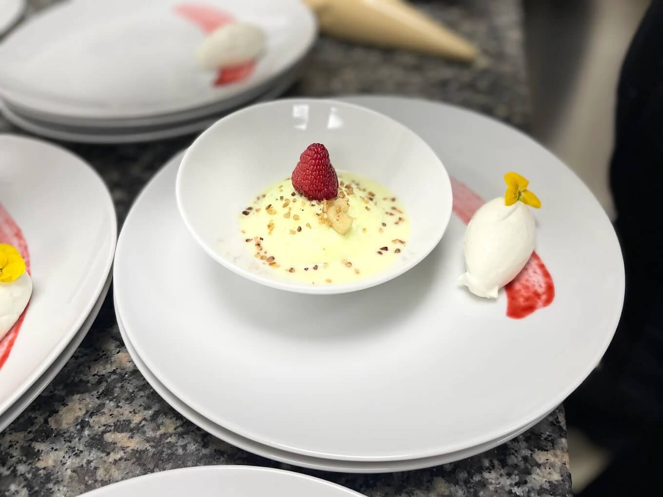 Glace artisanale indienne à la cardamome et pistaches